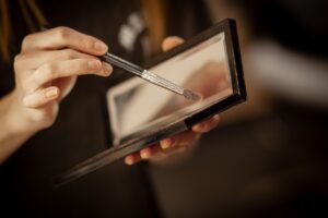 化粧品の偽物を見分ける方法とは？